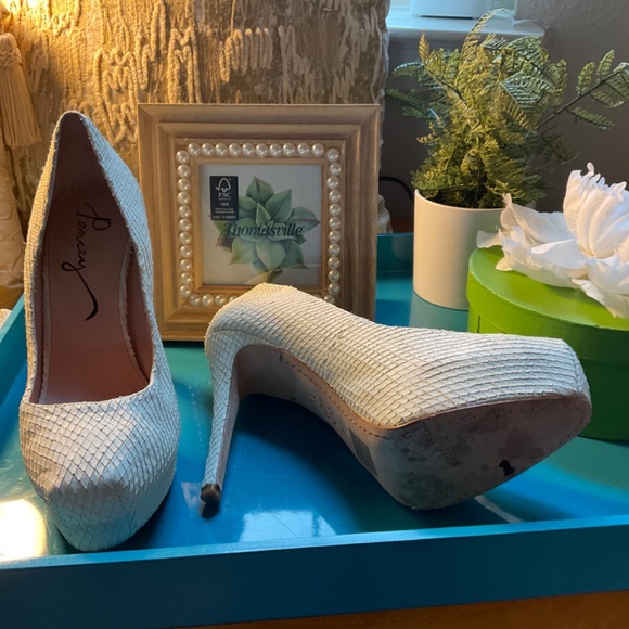 Off-White Pencey Leather Platform Pump - Picture 2 of 4